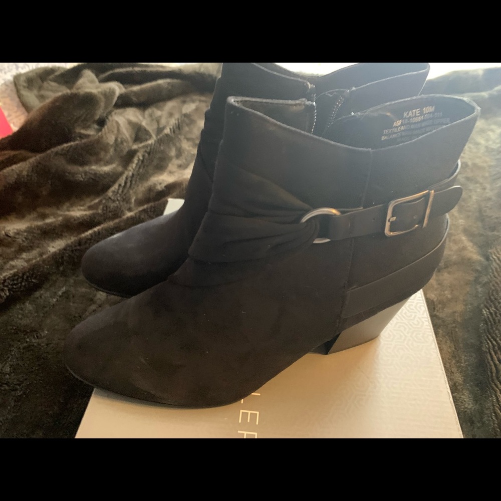 New Black ankle boots